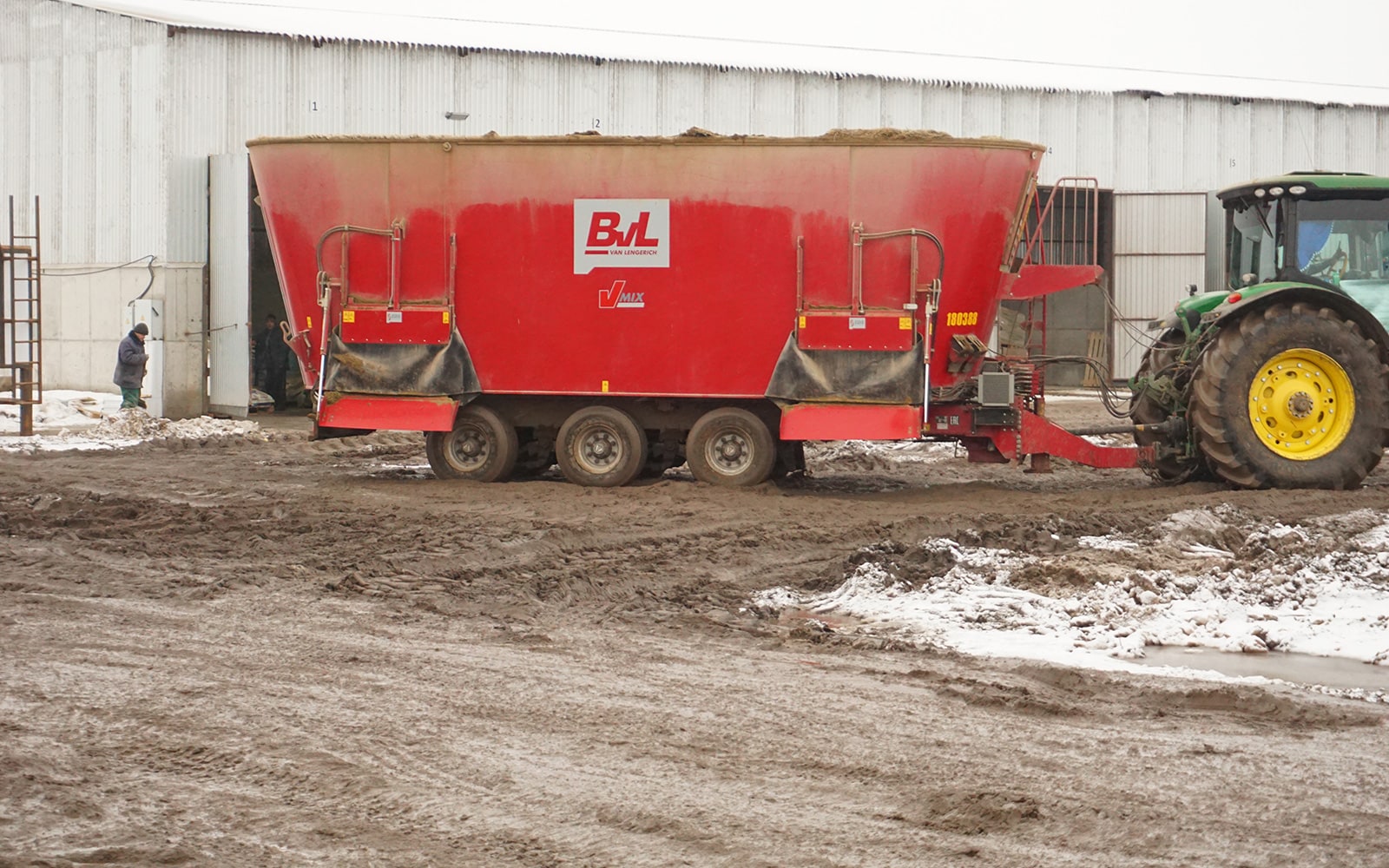 Mixer wagon V-MIX Giant 40 and 46-3S