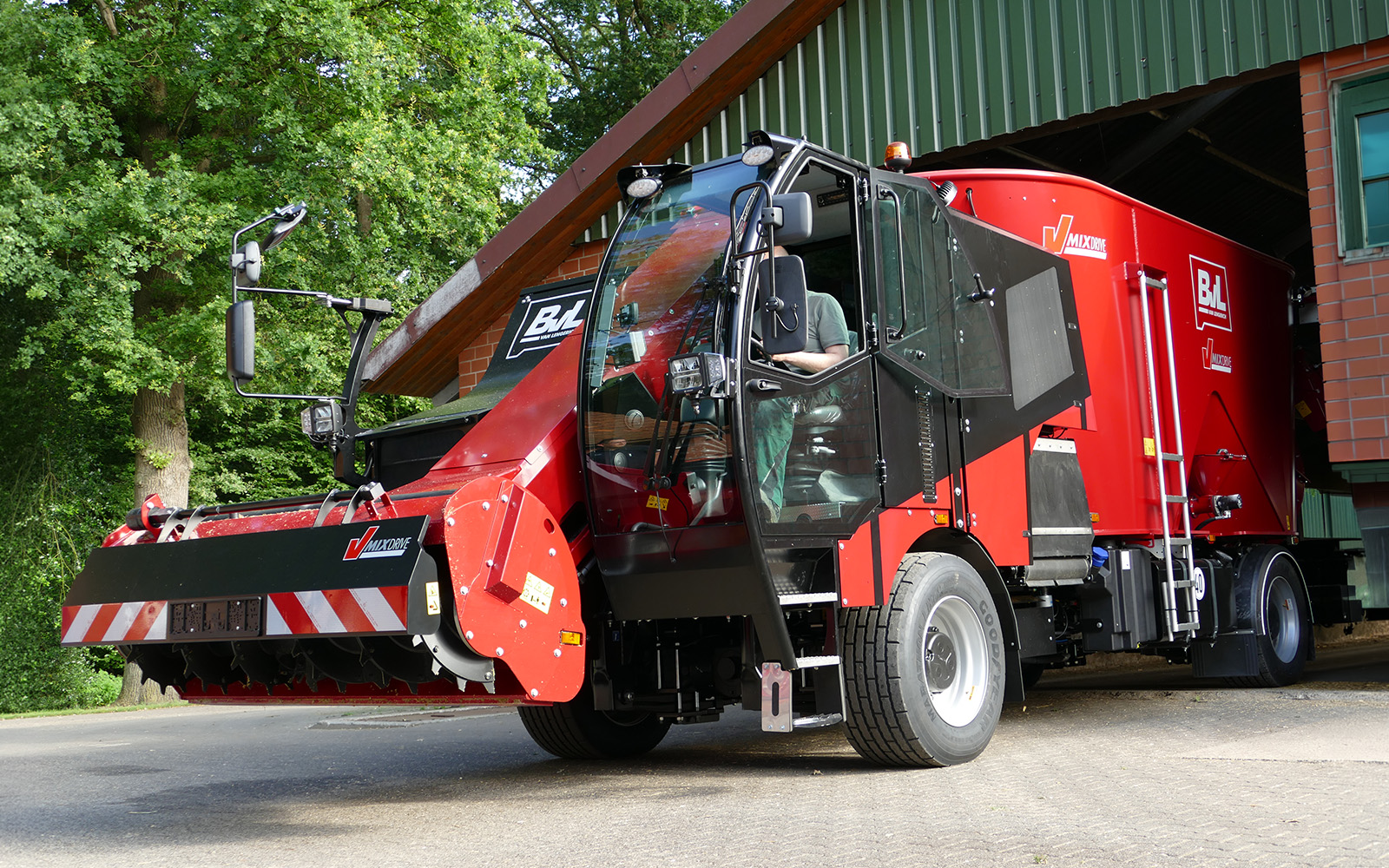 Mixer wagon V-MIX Drive Maximus Giant 2S
